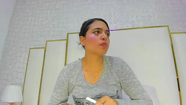 Snapshot of thalia888_ chatting on November 9, 6:39 pm thalia888 online show from November 9, 6:39 pm