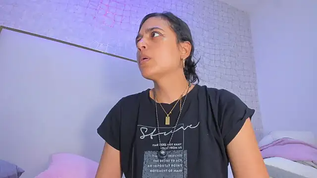 thalia888  online show from February 18, 7:10 pm