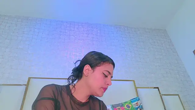 Snapshot of thalia888_ chatting on June 25, 7:07 pm thalia888 online show from June 25, 7:07 pm