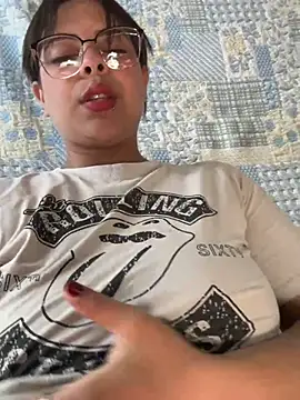 Snapshot of MiaCollinssx chatting on August 1, 1:32 pm MiaCollinssx online show from August 1, 1:32 pm