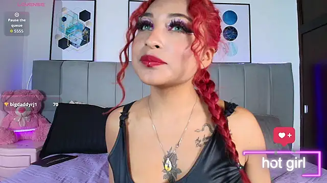 Naiaa Cruz online show from November 6, 7:37 pm