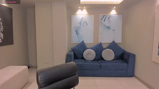 LeahNovac online show from November 7, 11:21 am