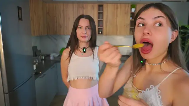 Snapshot of Anny_Molly chatting on September 24, 8:17 am Anny Molly online show from September 24, 8:17 am