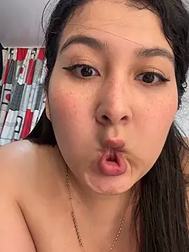 Snapshot of evelyn_1702 chatting on October 10, 3:27 am evelyn 1702 online show from October 10, 3:27 am