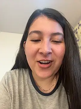 Snapshot of evelyn_1702 chatting on June 28, 6:58 pm evelyn 1702 online show from June 28, 6:58 pm