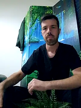 Snapshot of welcome-to-the-jungle chatting on October 27, 7:29 pm welcome-to-the-jungle online show from October 27, 7:29 pm