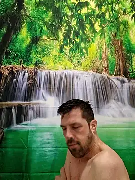 Snapshot of welcome-to-the-jungle chatting on January 15, 6:33 pm welcome-to-the-jungle online show from January 15, 6:33 pm