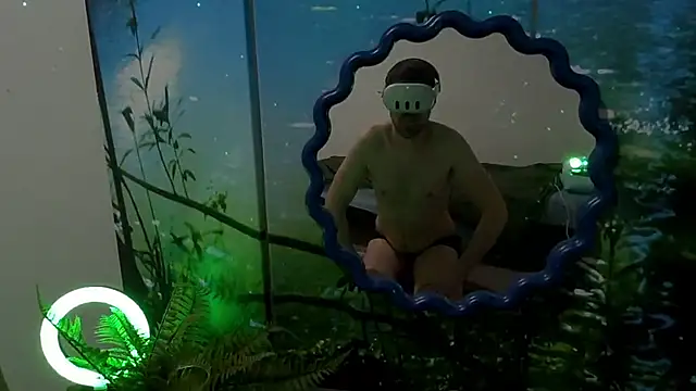 Snapshot of welcome-to-the-jungle chatting on February 18, 9:44 pm welcome-to-the-jungle online show from February 18, 9:44 pm