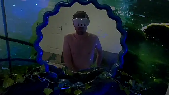 Snapshot of welcome-to-the-jungle chatting on February 20, 9:04 pm welcome-to-the-jungle online show from February 20, 9:04 pm