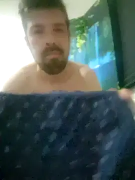 Snapshot of welcome-to-the-jungle chatting on February 28, 12:00 am welcome-to-the-jungle online show from February 28, 12:00 am