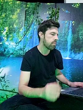 Snapshot of welcome-to-the-jungle chatting on March 9, 9:41 pm welcome-to-the-jungle online show from March 9, 9:41 pm