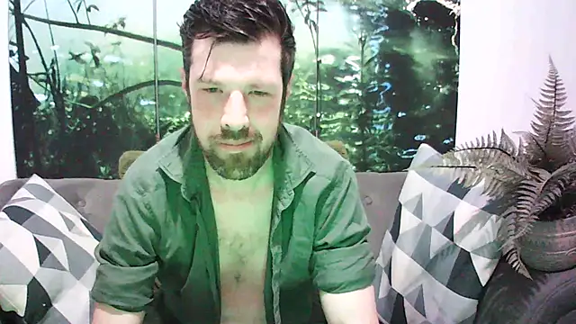 Snapshot of welcome-to-the-jungle chatting on March 15, 9:21 pm welcome-to-the-jungle online show from March 15, 9:21 pm