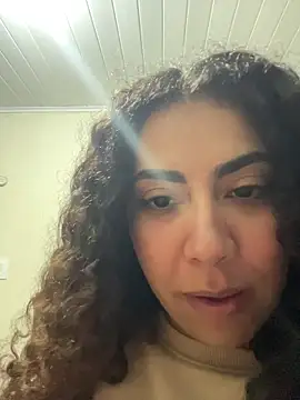 Snapshot of A_maddy chatting on June 21, 12:35 am A maddy online show from June 21, 12:35 am