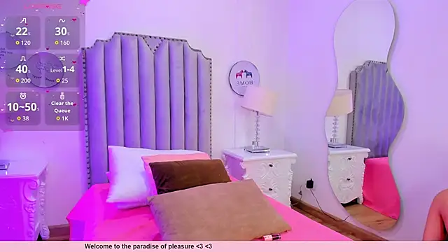 Snapshot of Alison_Carde05 chatting on April 6, 7:04 pm Alison Carde05 online show from April 6, 7:04 pm
