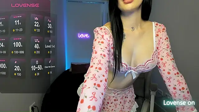 Snapshot of SelinaStorm chatting on June 24, 1:15 am SelinaStorm online show from June 24, 1:15 am