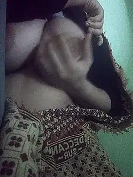 Snapshot of Cute_dolly23 chatting on July 2, 8:37 pm Cute dolly23 online show from July 2, 8:37 pm