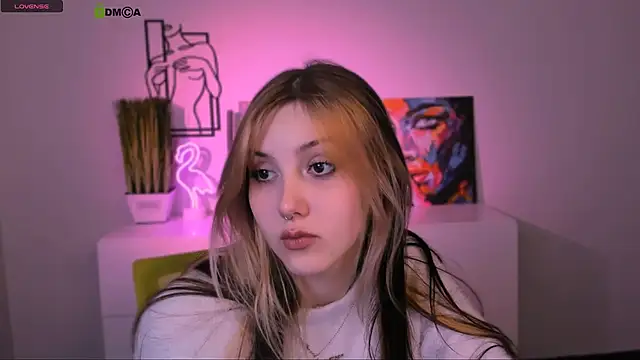 Snapshot of luna_tin chatting on November 24, 5:40 am luna tin online show from November 24, 5:40 am