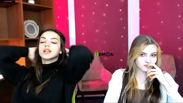 Snapshot of luna_tin chatting on December 3, 12:25 pm luna tin online show from December 3, 12:25 pm