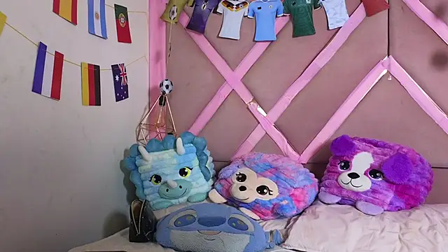 Sophia moo  online show from June 23, 4:54 am