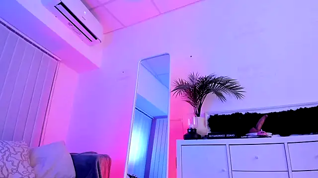 Snapshot of Mary_Lori chatting on December 5, 7:17 am Mary Lori online show from December 5, 7:17 am