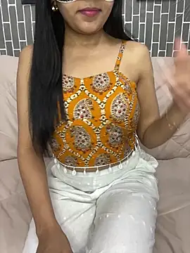 Riya-6969 online show from April 3, 6:17 pm