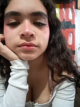 Snapshot of KENDALL_ART chatting on November 29, 9:40 pm KENDALL ART online show from November 29, 9:40 pm