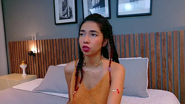 luna roja25 online show from September 25, 1:04 pm