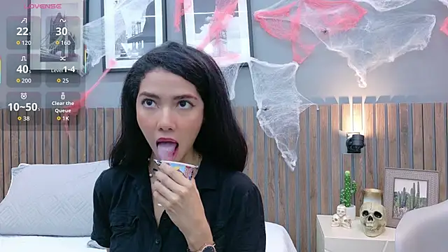 luna roja25 online show from October 16, 1:45 pm