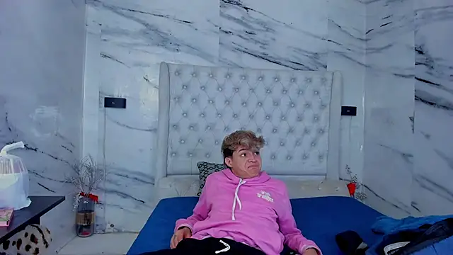 Ari and Storm online show from September 12, 2:50 pm