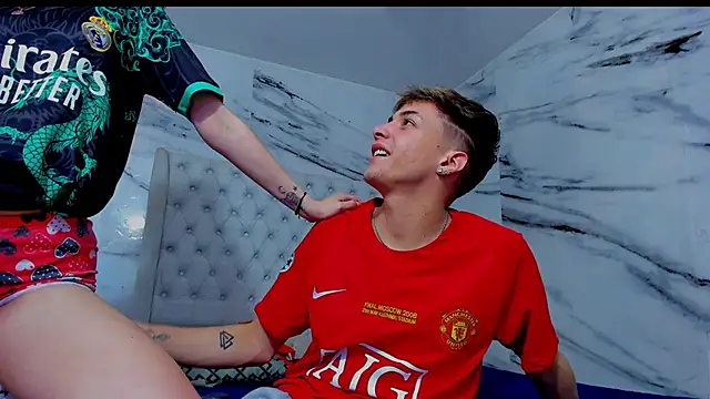 Ari and Storm online show from November 28, 3:36 pm