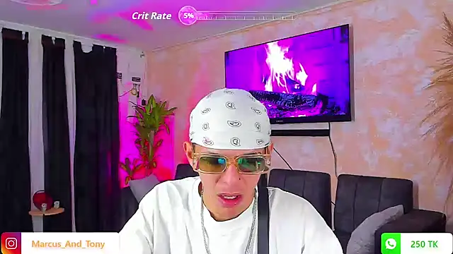 Snapshot of Marcus_and_Tony chatting on September 21, 4:36 am Marcus and Tony online show from September 21, 4:36 am