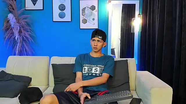 Marcus and Tony online show from February 17, 3:47 am