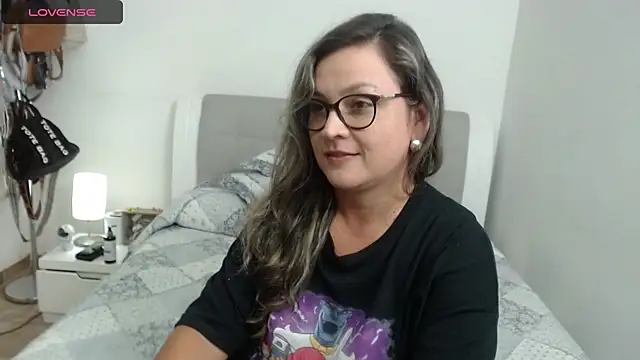 Snapshot of sophie_lopez1 chatting on February 5, 2:08 am sophie lopez1 online show from February 5, 2:08 am