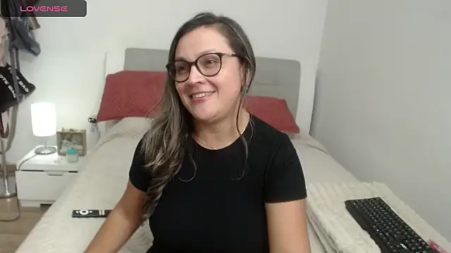 Snapshot of sophie_lopez1 chatting on February 27, 3:36 am sophie lopez1 online show from February 27, 3:36 am