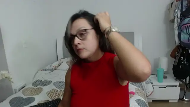 Snapshot of sophie_lopez1 chatting on November 26, 1:06 am sophie lopez1 online show from November 26, 1:06 am