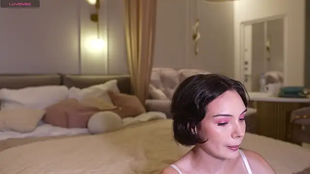 Snapshot of elisonni_ chatting on July 8, 4:11 pm elisonni online show from July 8, 4:11 pm