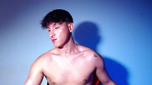 rowanbigboy23 online show from May 2, 12:37 am