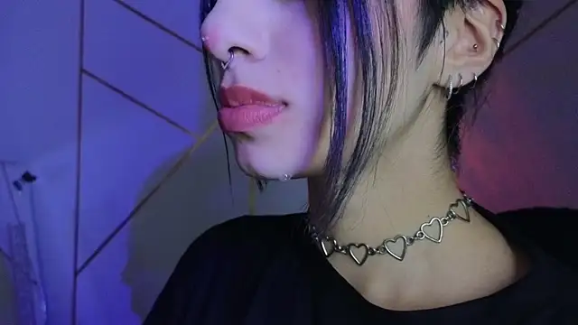 Hollyxx  online show from October 17, 11:35 am