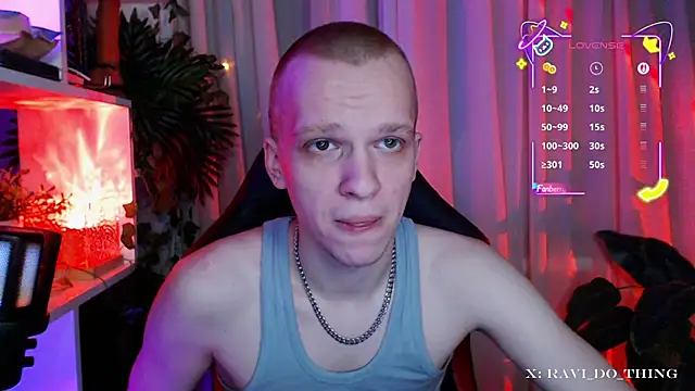 Snapshot of frozen_boy chatting on November 21, 7:12 pm frozen boy online show from November 21, 7:12 pm