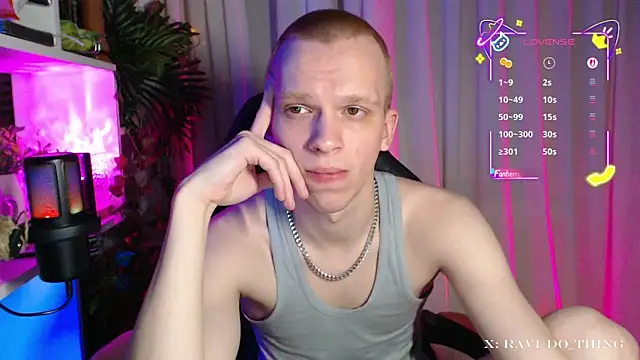 Snapshot of frozen_boy chatting on November 26, 9:49 pm frozen boy online show from November 26, 9:49 pm