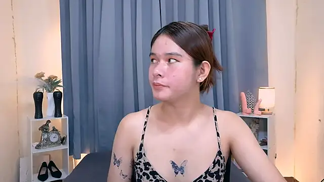 Snapshot of sassymimi69 chatting on June 23, 3:21 pm sassymimi69 online show from June 23, 3:21 pm