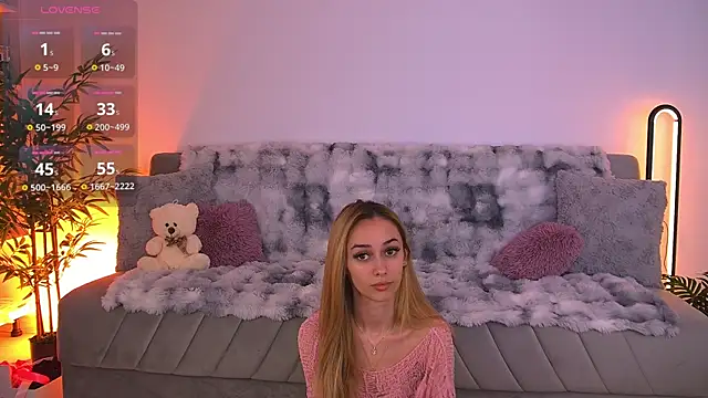 Snapshot of AmyKent_ chatting on June 6, 2:55 pm AmyKent online show from June 6, 2:55 pm