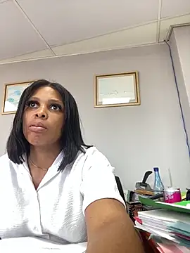 Snapshot of 031bubbles chatting on December 17, 7:58 am 031bubbles online show from December 17, 7:58 am