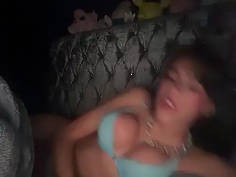 Snapshot of Renita2007x chatting on November 27, 6:43 pm Renita2007x online show from November 27, 6:43 pm