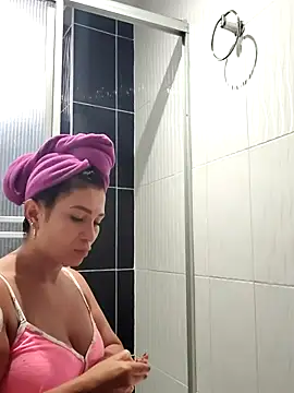 mia mancinii online show from May 1, 10:36 pm