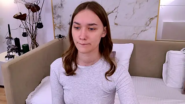 AmadaReine online show from October 27, 4:11 pm