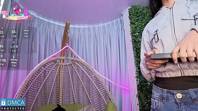 Kiara Zahiri   online show from October 9, 11:19 am