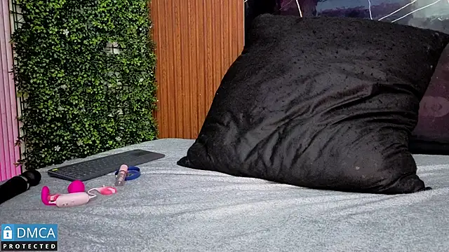 Kiara Zahiri   online show from November 15, 11:18 am