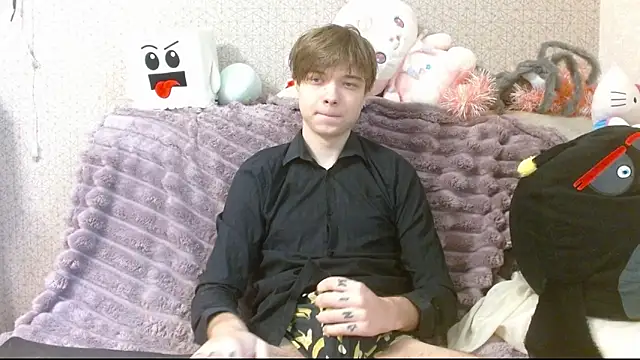 Snapshot of hilt_on_ chatting on February 28, 8:37 am hilt on online show from February 28, 8:37 am