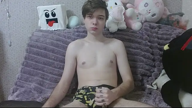 Snapshot of hilt_on_ chatting on March 1, 8:05 am hilt on online show from March 1, 8:05 am